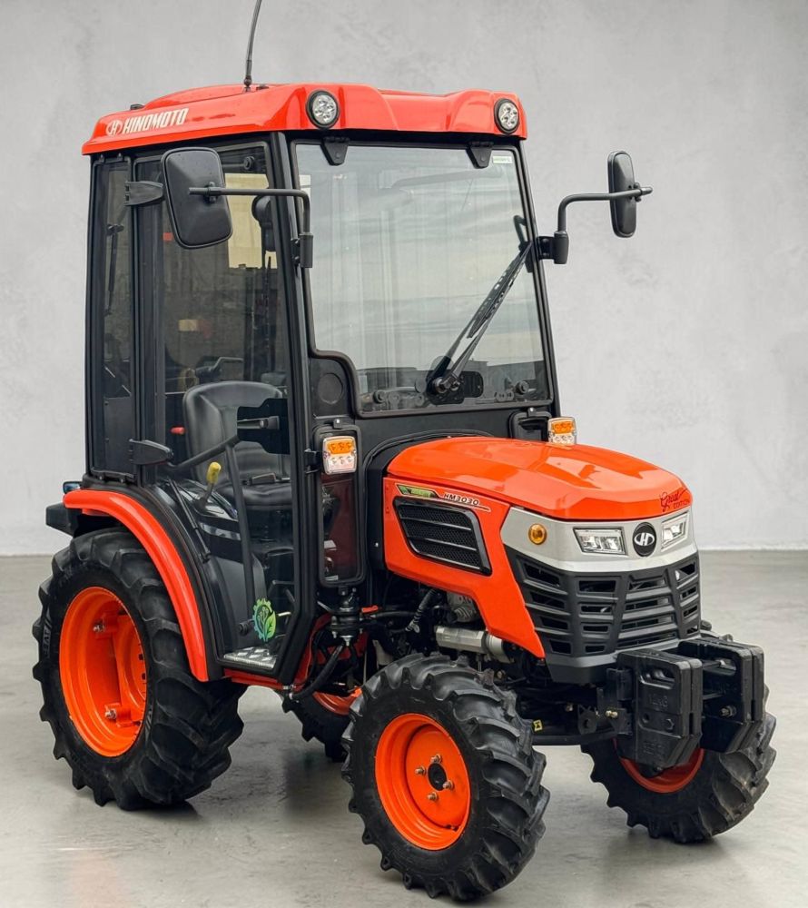 Hinomoto HM3030 s kabínou