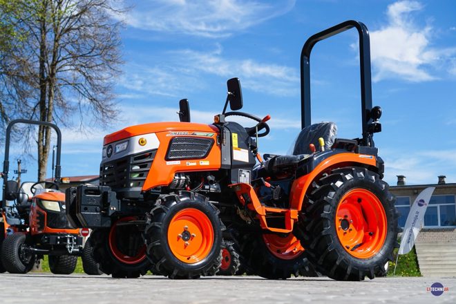 Hinomoto HM3030 • kompaktný traktor